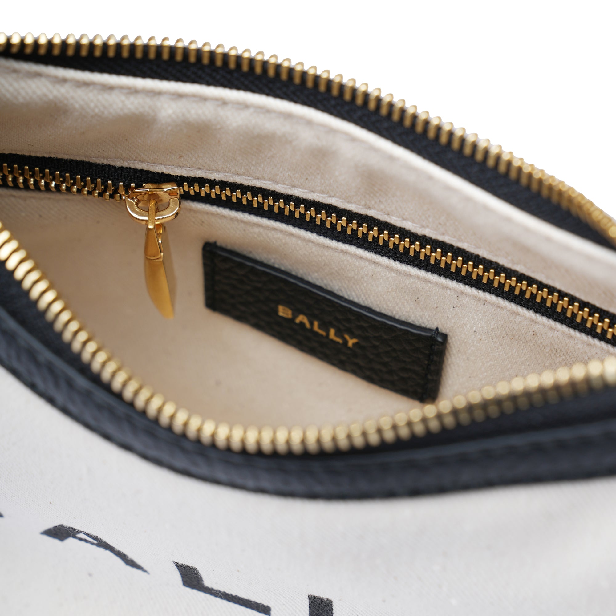 Bally Bar Ellipse Leather Bag