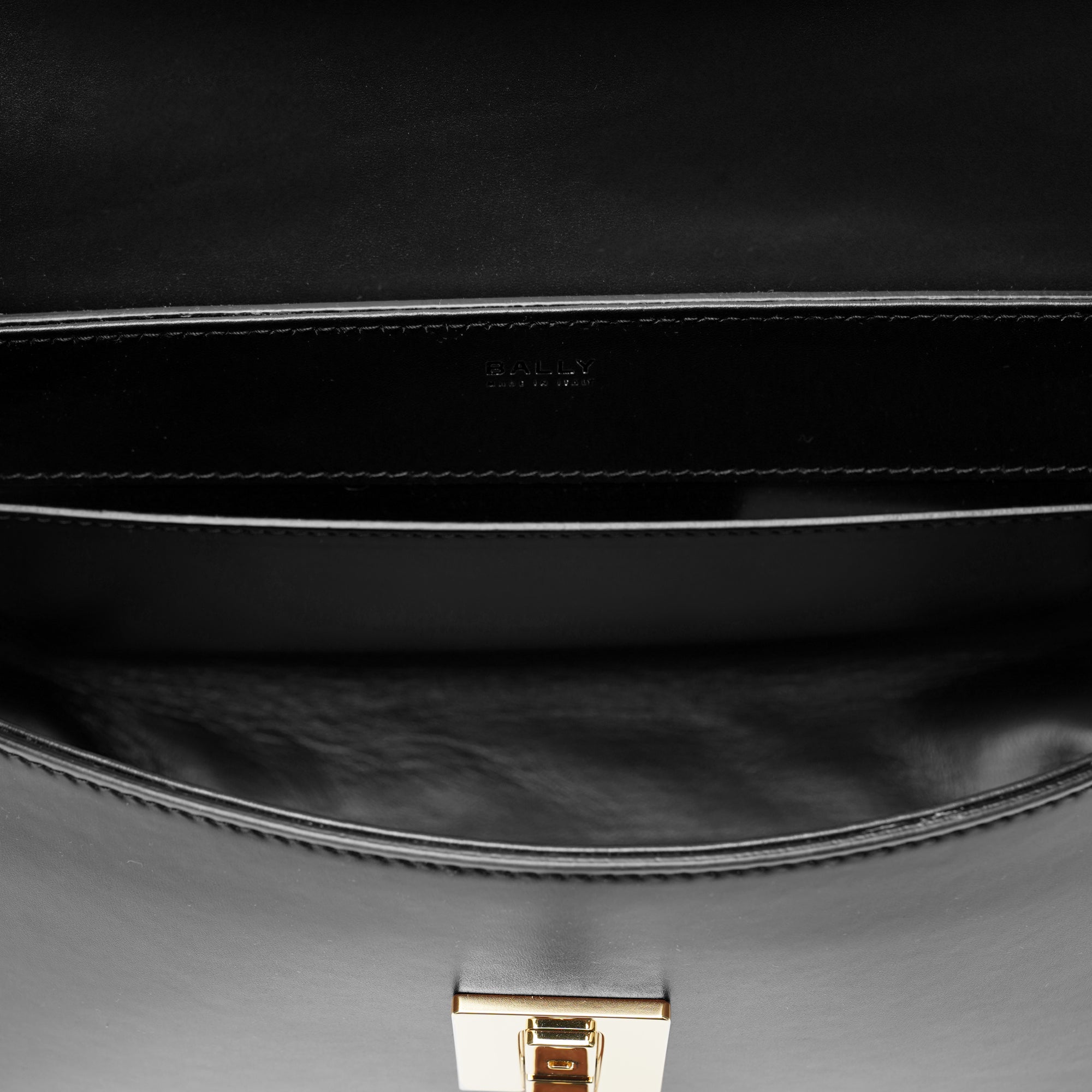 Bally Ollam Pocket Leather Bag