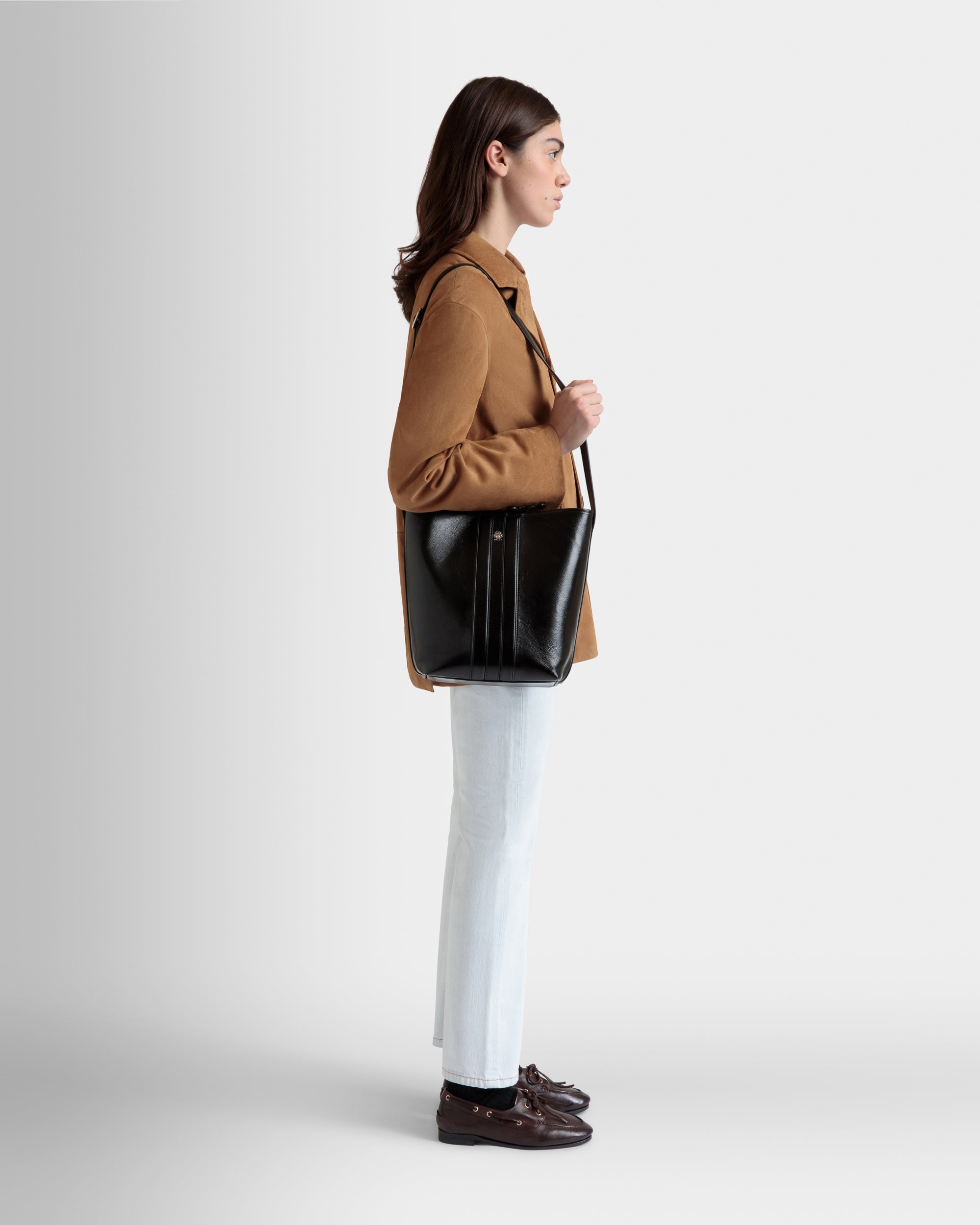 Bally Beckett Bucket Leather Bag-in-Black-2-Bally Outlet