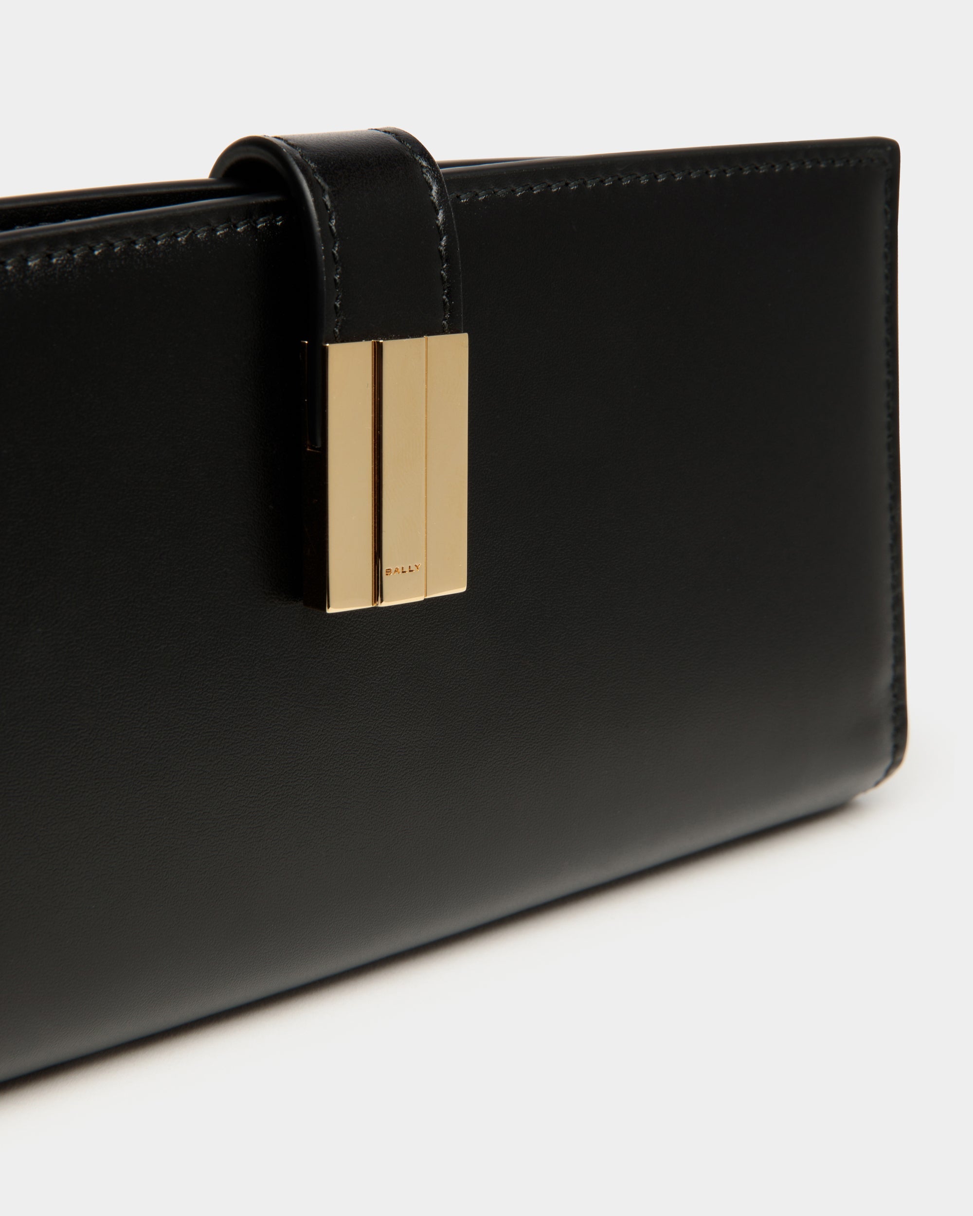 Ollam Long Wallet in Black Leather-6309190-(4)-Bally Indonesia.