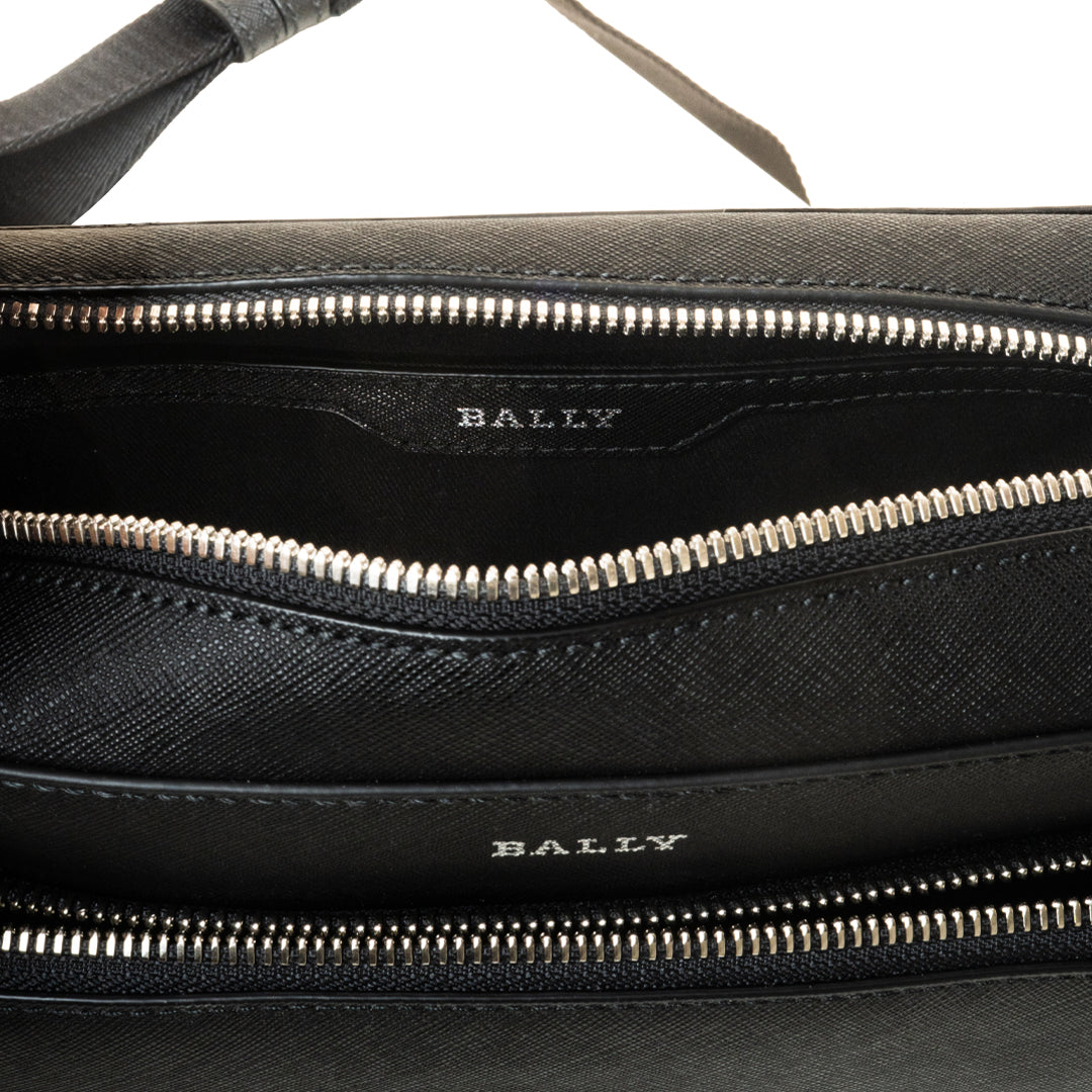 Darbi.O Leather Messenger Bag-in-Black-5-Bally Outlet